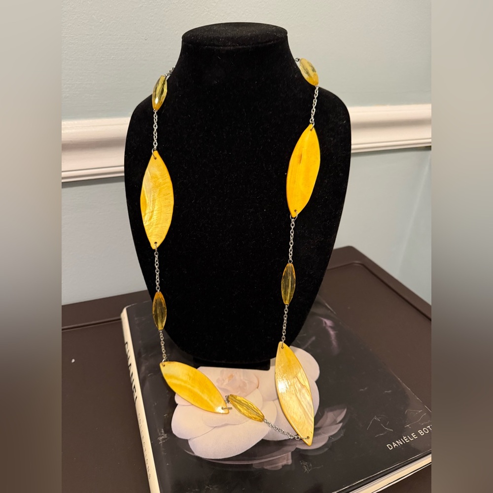 Vintage Yellow Leaf Shell and Beads Necklace